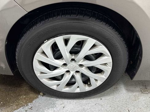 Used 2017 Toyota Corolla LE image 10