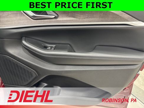 New 2025 Jeep Grand Cherokee Limited w/ Black Appearance Package image 16