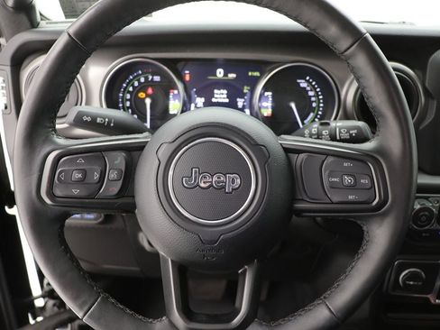 Used 2023 Jeep Wrangler Unlimited w/ Cold Weather Group image 17