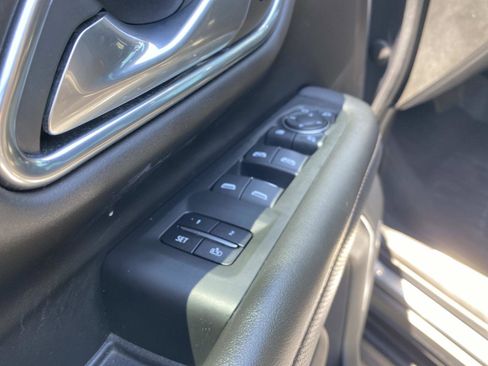 Used 2021 Chevrolet Tahoe Premier AWD/4WD image 17