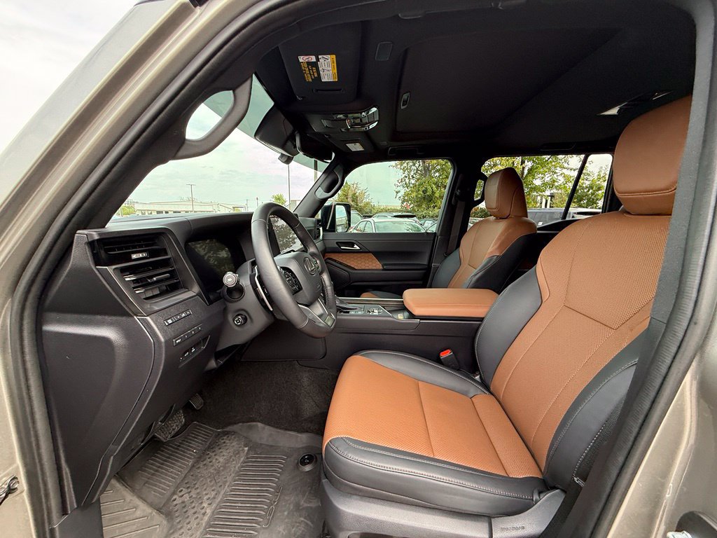 Used 2026 Lexus GX 550 w/ Accessory Package (2T) AWD/4WD image 26