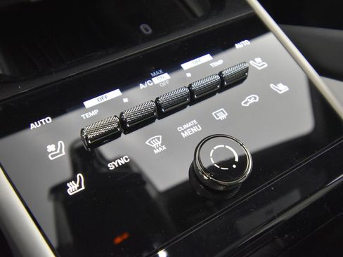 Certified 2026 Porsche Cayenne AWD/4WD image 32