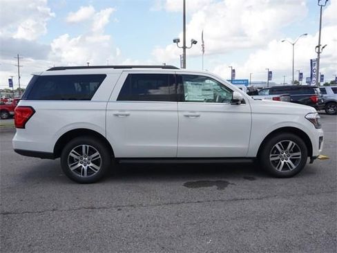 New 2024 Ford Expedition Max XLT image 4