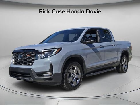 Used 2025 Honda Ridgeline TrailSport image 8