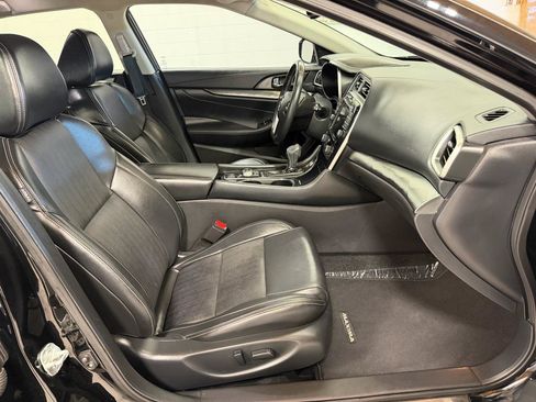 Used 2019 Nissan Maxima 3.5 SV w/ Floor Mat Group FWD image 13