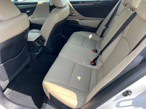 Used 2021 Lexus ES 350 w/ Premium Package image 22