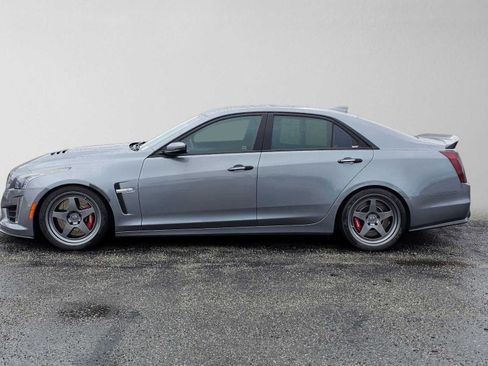 Used 2019 Cadillac CTS V w/ Carbon Fiber Package RWD image 6