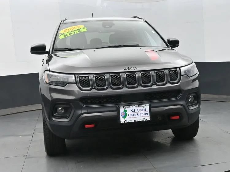 Used 2023 Jeep Compass Trailhawk AWD/4WD image 3