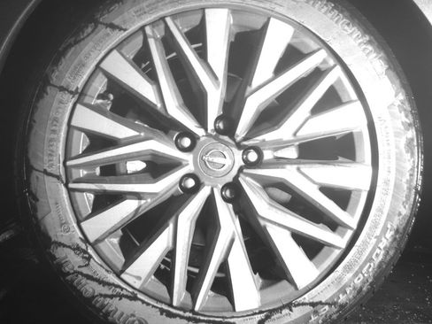 Used 2025 Nissan Altima 2.5 SV FWD image 12