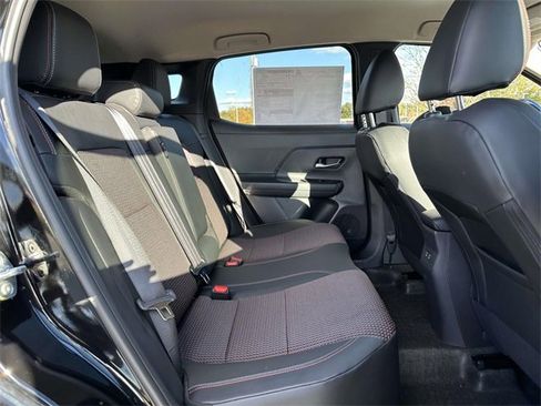 New 2026 Nissan Kicks SR image 11