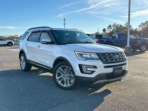 Certified 2017 Ford Explorer Limited w/ Equipment Group 301A image 1