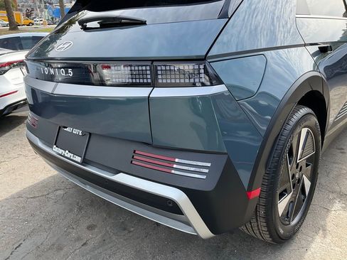 Used 2025 Hyundai Ioniq 5 SEL image 77