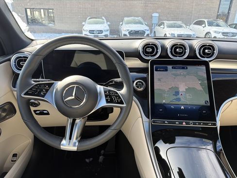 Used 2026 Mercedes-Benz GLC 300 4MATIC image 11