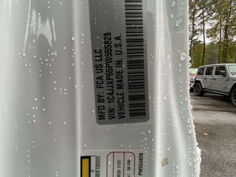 Used 2023 Jeep Wrangler Sahara w/ Cold Weather Group image 13