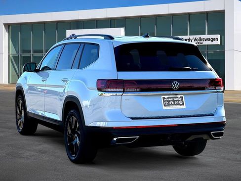 New 2026 Volkswagen Atlas SE FWD image 6