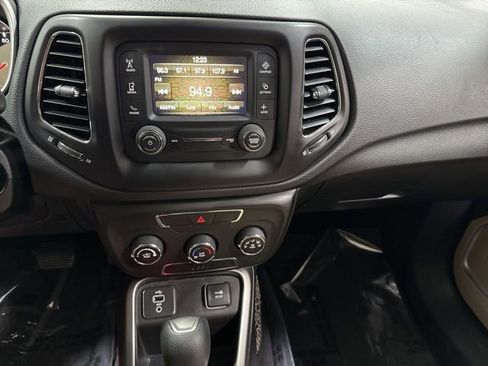 Used 2018 Jeep Compass Sport FWD image 16