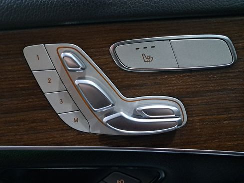 Certified 2022 Mercedes-Benz GLC 300 image 31