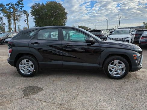 New 2026 Hyundai Kona SE image 4