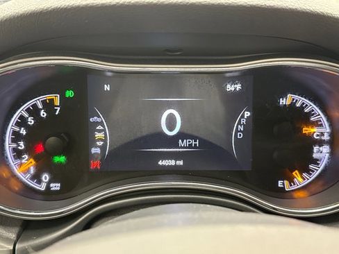 Used 2020 Jeep Grand Cherokee Limited image 13