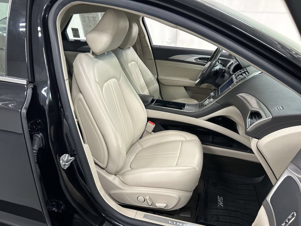 Used 2020 Lincoln MKZ AWD image 22