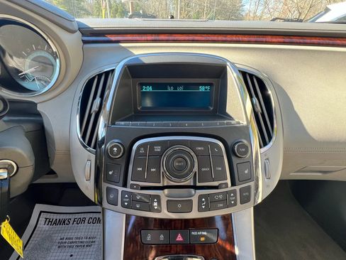 Used 2010 Buick LaCrosse CXL image 48