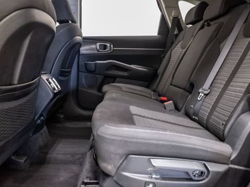 Certified 2023 Kia Sorento LX AWD/4WD image 23