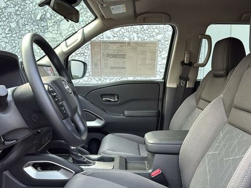 New 2025 Nissan Frontier SV image 17