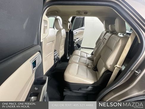 Used 2021 Ford Explorer Limited w/ Equipment Group 301A AWD/4WD image 12