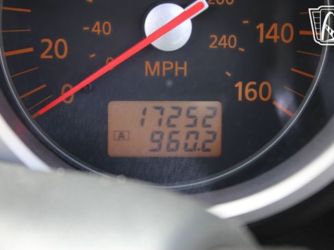 Used 2006 Nissan 350Z Touring RWD image 19
