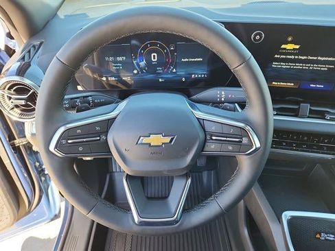 New 2026 Chevrolet Equinox LT w/ Convenience Package II AWD/4WD image 13