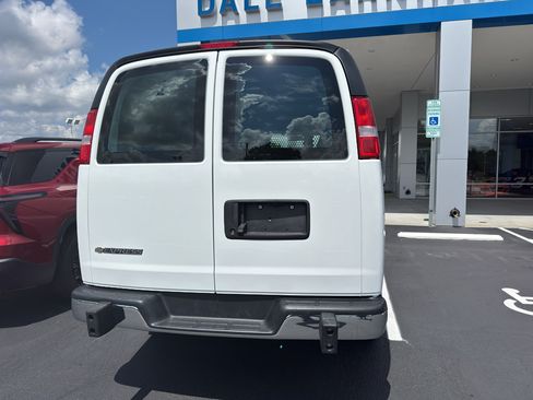 Used 2025 Chevrolet Express 2500 w/ Driver Convenience Package RWD image 5