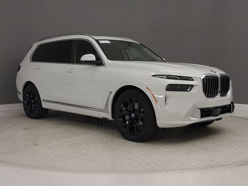 New 2026 BMW X7 xDrive40i w/ Climate Comfort Package image 5