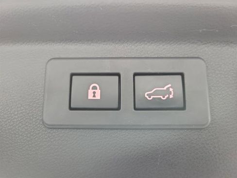 Used 2023 Subaru Forester Premium image 9