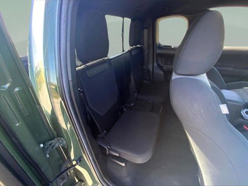 Used 2022 Toyota Tacoma TRD Off-Road image 28