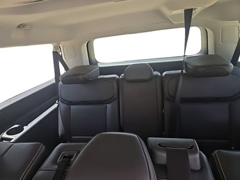 Used 2025 Ford Expedition Max Platinum AWD/4WD image 35