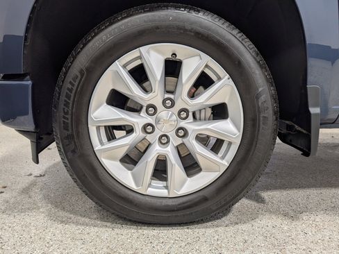 Used 2022 Chevrolet Silverado 1500 Custom image 10