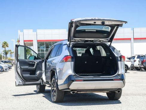 Used 2022 Toyota RAV4 SE AWD/4WD image 27