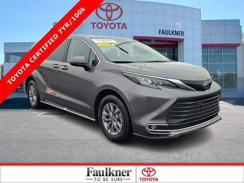 Certified 2024 Toyota Sienna XLE image 1