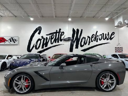Used 2016 Chevrolet Corvette Stingray Coupe RWD image 2