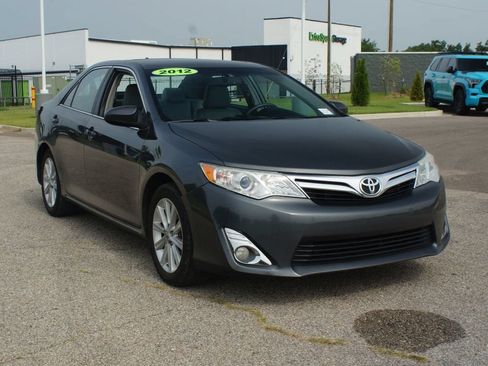 Used 2012 Toyota Camry XLE FWD image 2