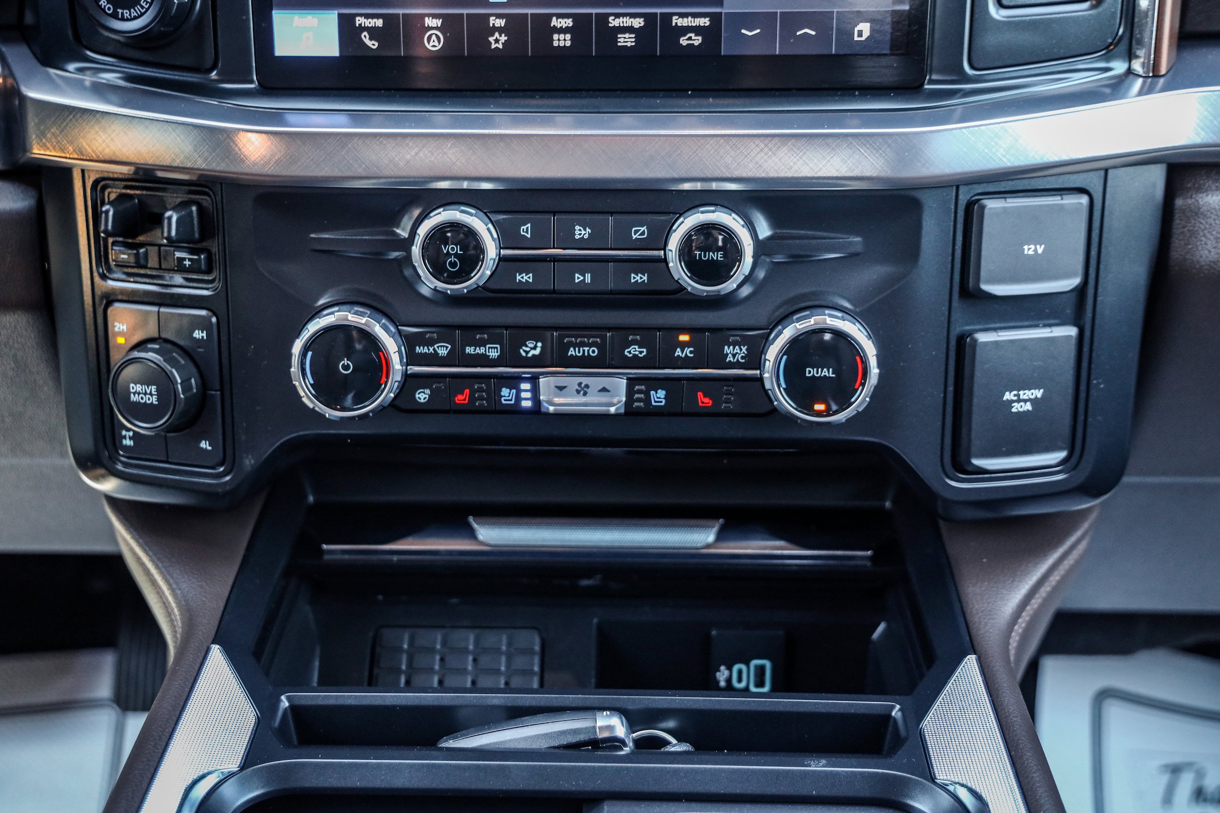 Used 2024 Ford F350 King Ranch AWD/4WD image 18