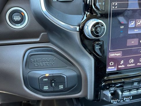 New 2025 RAM 2500 Laramie w/ Towing Technology Group AWD/4WD image 27