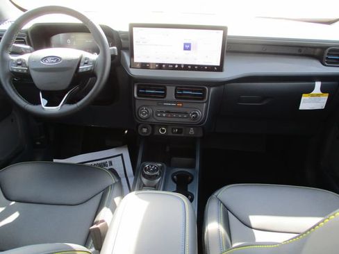 Used 2025 Ford Maverick Lobo AWD/4WD image 23