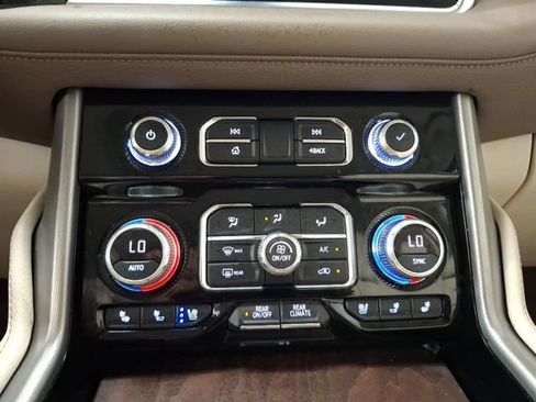 Used 2022 GMC Yukon Denali AWD/4WD image 31