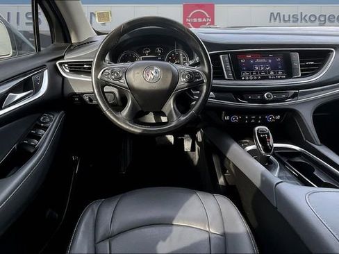 Used 2020 Buick Enclave Essence w/ LPO, Luxury Package AWD/4WD image 8