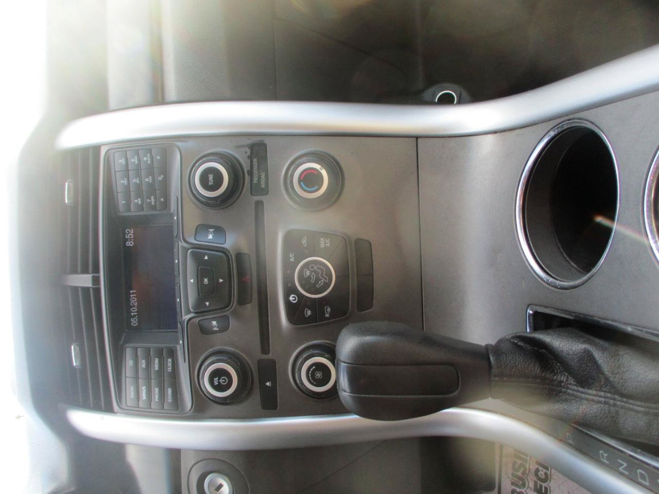 Used 2012 Ford Edge SE FWD image 12