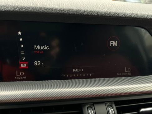 Used 2019 Alfa Romeo Stelvio Ti w/ Nero Edizione image 25