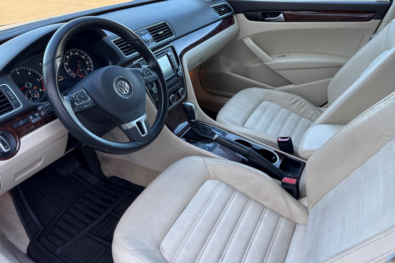 Used 2013 Volkswagen Passat TDI SEL Premium FWD image 10