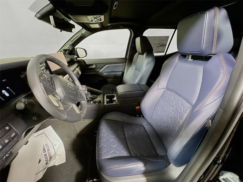 New 2026 Toyota 4Runner Platinum image 18