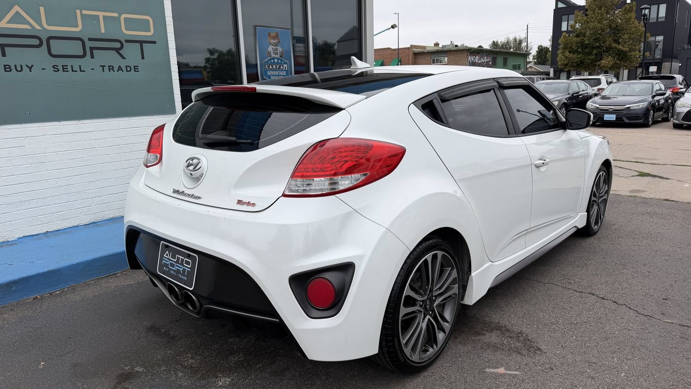 Used 2016 Hyundai Veloster Turbo FWD image 2